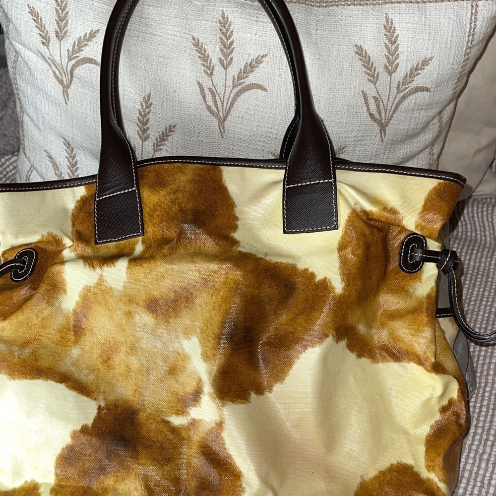 Dooney & Bourke Brown Cream Tote with Cow Print on Coated Canvas Dooney Bourke - Picture 11 of 12